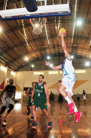 GINÁSIO FLÁVIO DE MELLO RECEBE JOGOS DE BASQUETE NESTE FINAL DE