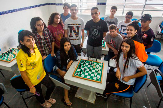 Aulas de xadrez gratuitas na Escola Castelo Branco