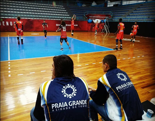 BASQUETEBOL TAUBATE: EQUIPE SUB 19 FEMININO TAUBATE X SJC